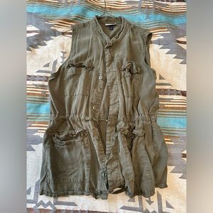 Universal Thread Goods Co Army Green Vest